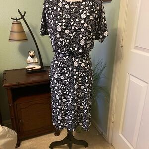 NWOT Ann Taylor Black and White Floral Pattern Dress